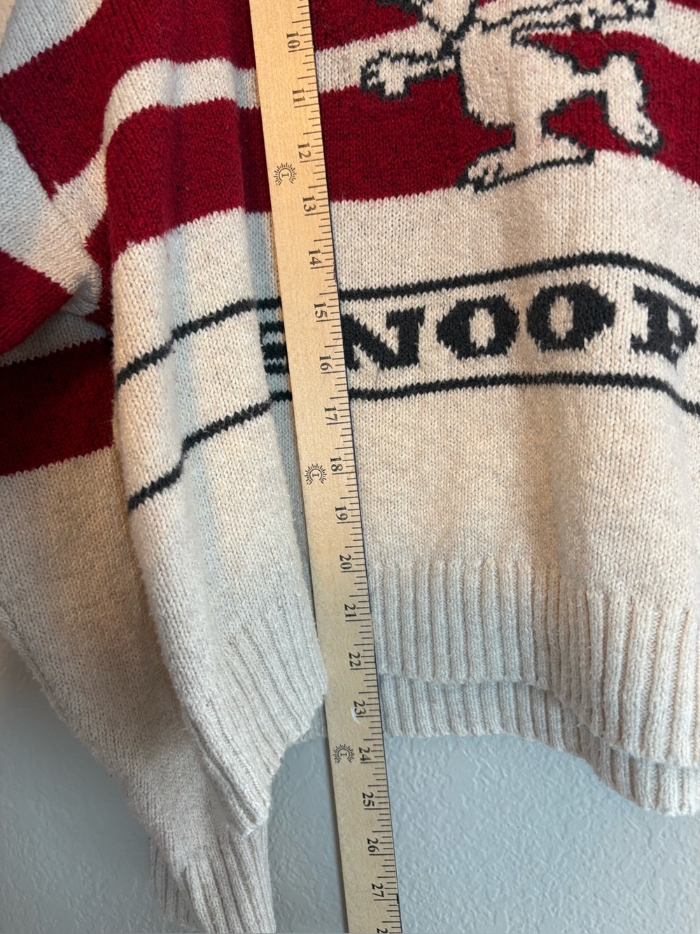 AE x Peanuts Snoopy Crew Neck
Sweater XL Holiday Christmas - Picture 13 of 13